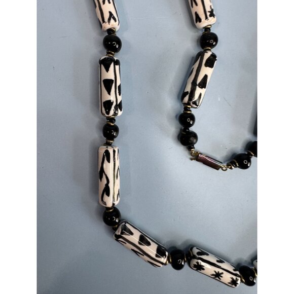 Handcrafted Black & White Glass Beaded Necklace With Unique Patterns - Picture 5 of 10